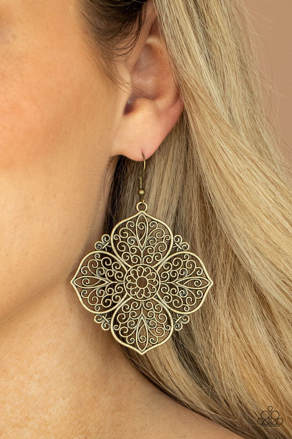 Paparazzi ♥ Dubai Detour - Brass ♥  Earrings