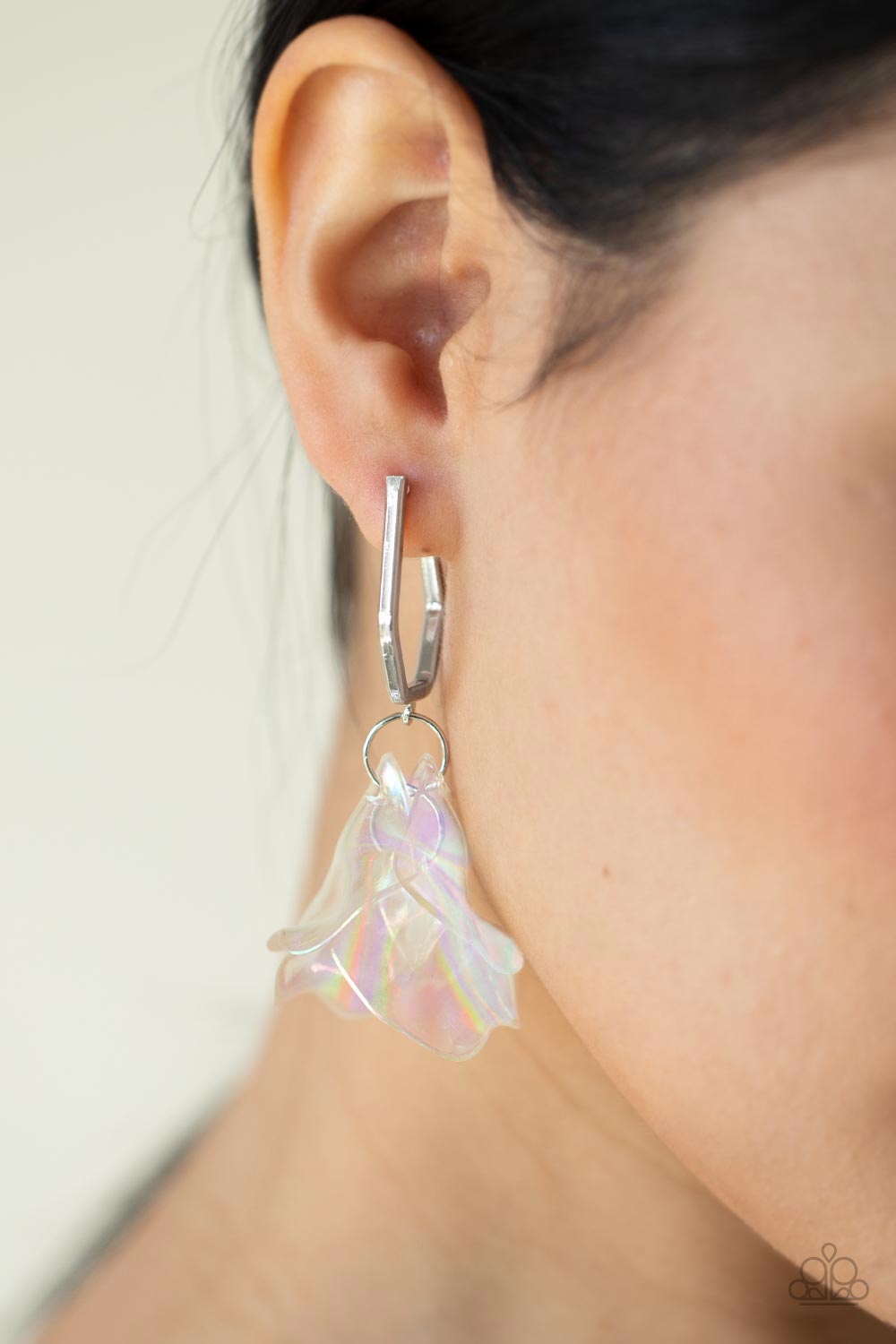 Paparazzi ♥ Jaw-Droppingly Jelly - Silver ♥  Earrings