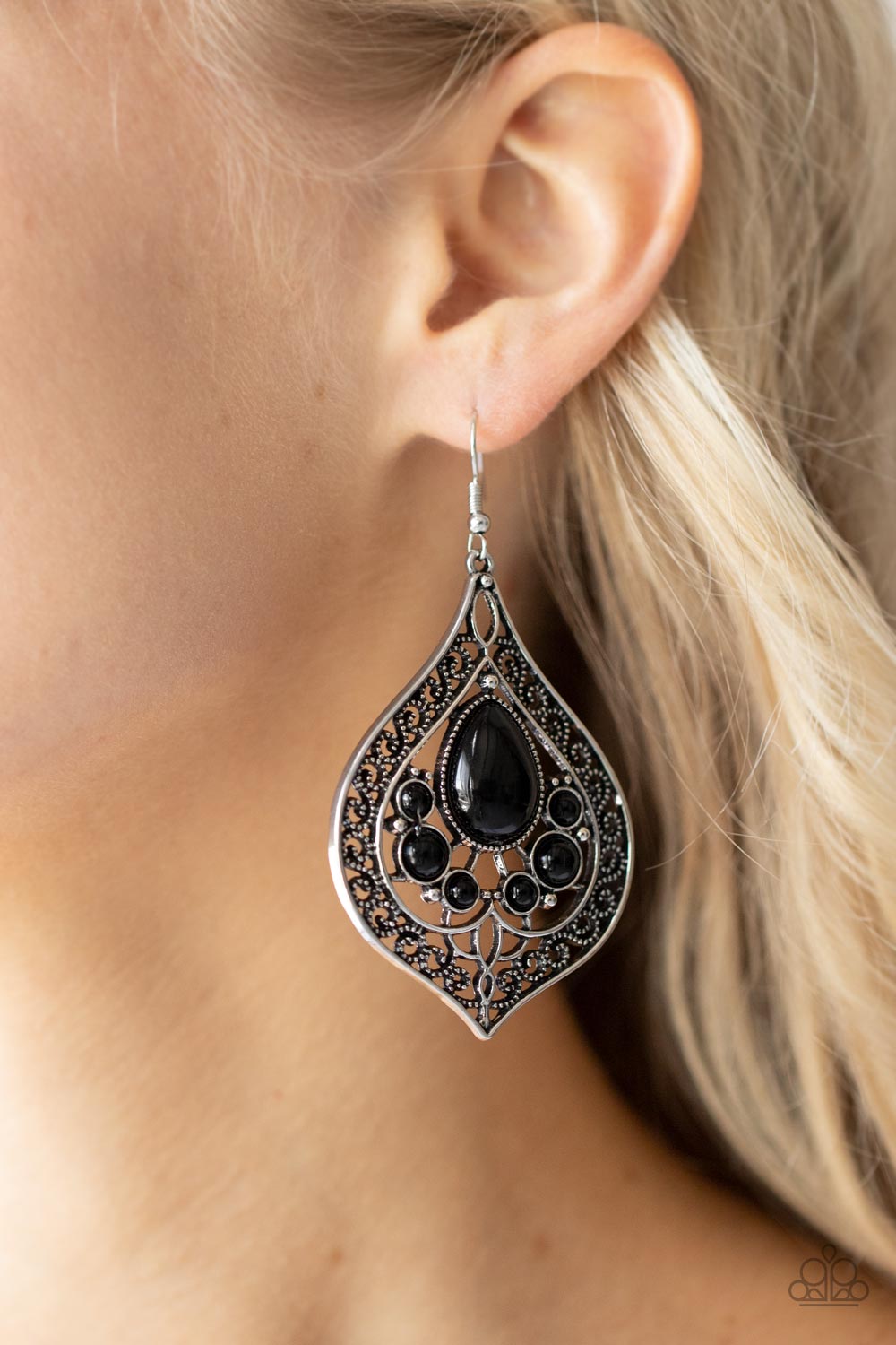 Paparazzi ♥ New Delhi Nouveau - Black ♥  Earrings