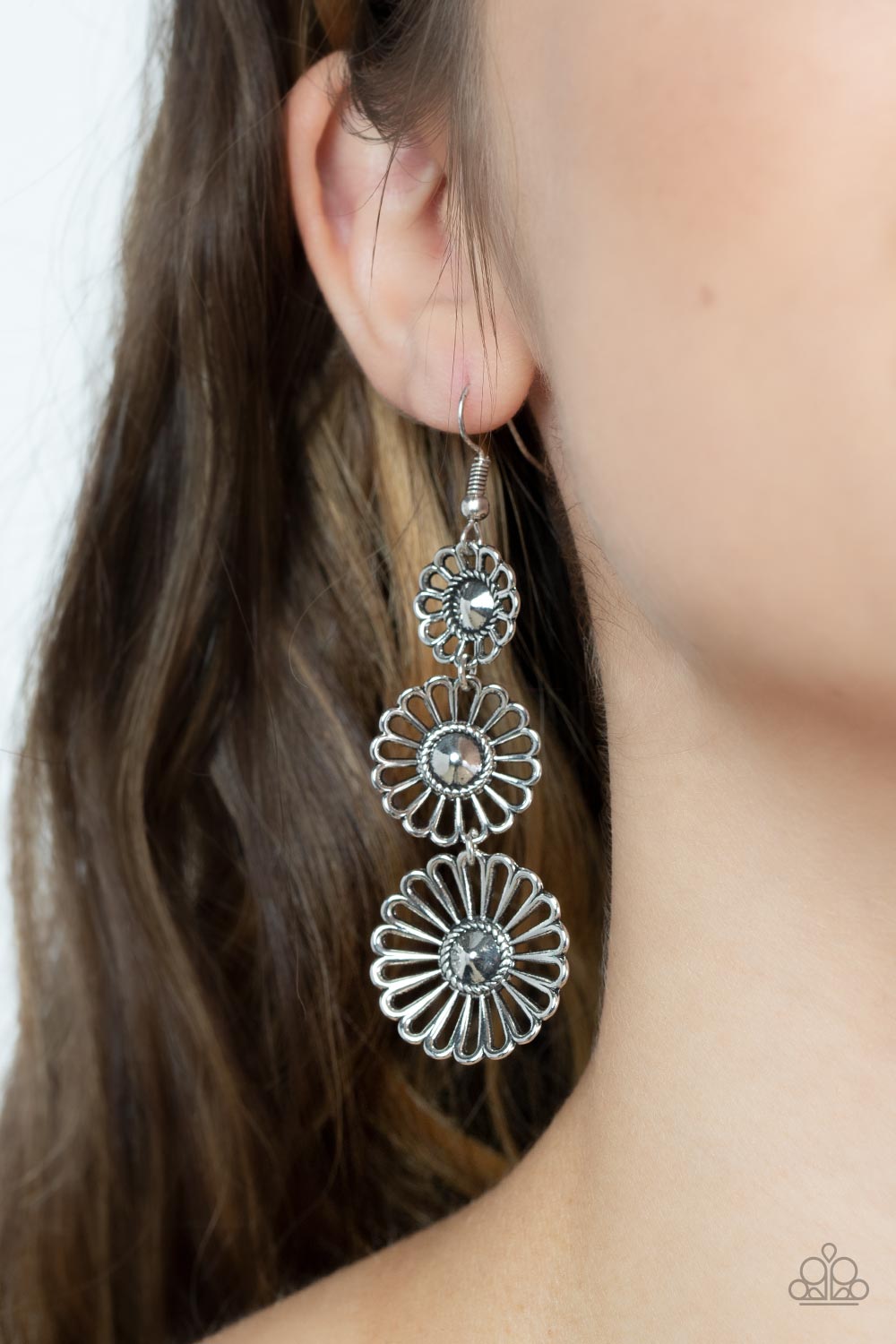 Paparazzi ♥ Gazebo Garden - Silver ♥  Earrings