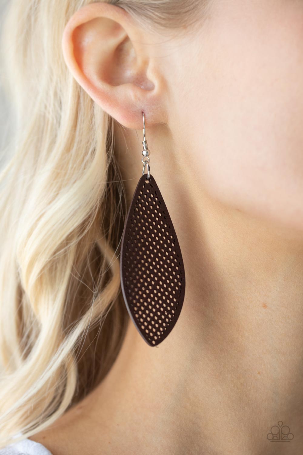 Paparazzi ♥ Surf Scene - Brown ♥  Earrings