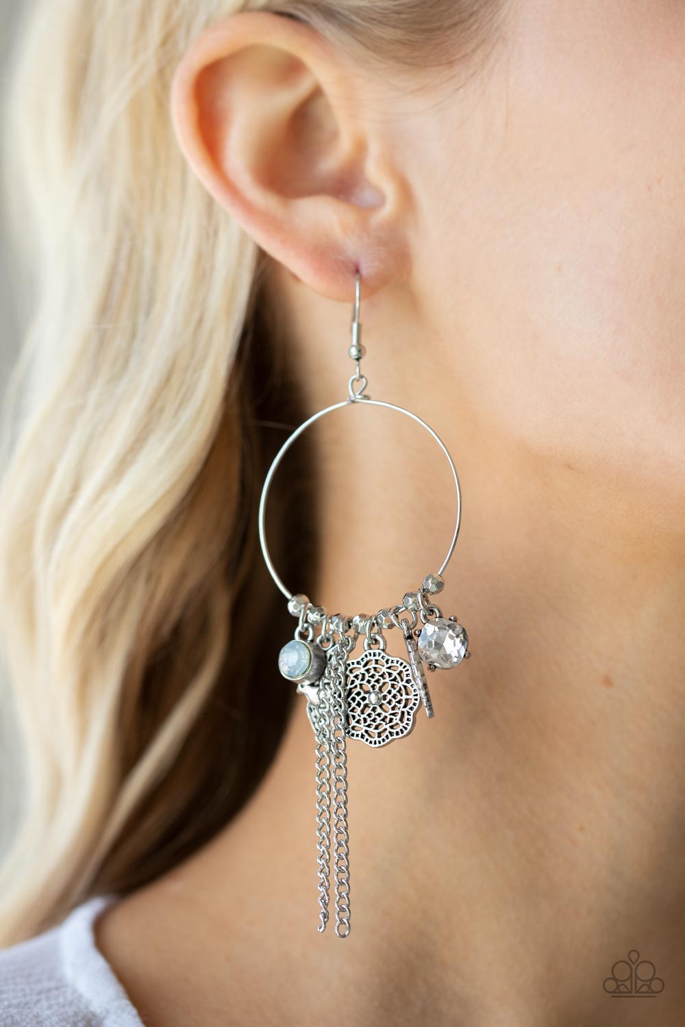 Paparazzi ♥ TWEET Dreams - White ♥  Earrings