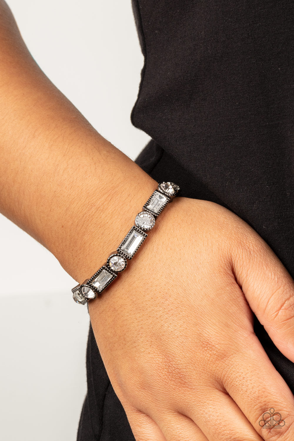 Paparazzi ♥ Classic Couture - Black ♥  Bracelet