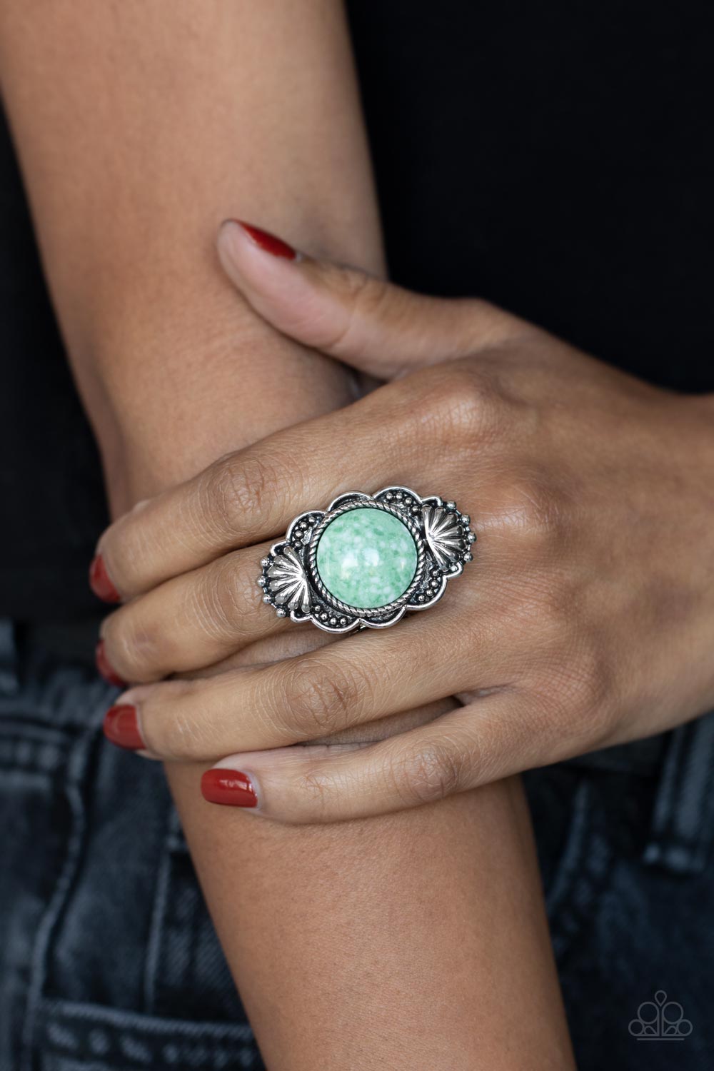 Paparazzi ♥ Atlantis Adventure - Green ♥  Ring