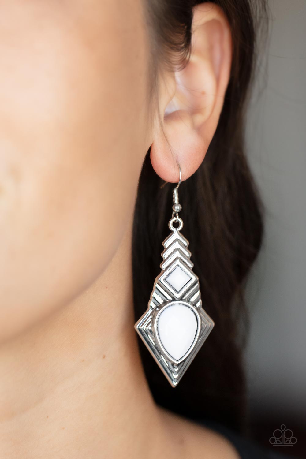 Paparazzi ♥ Stylishly Sonoran - White ♥  Earrings