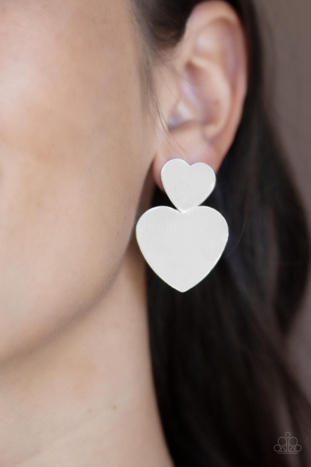 Paparazzi ♥ Heart-Racing Refinement - Silver ♥  Post Earrings