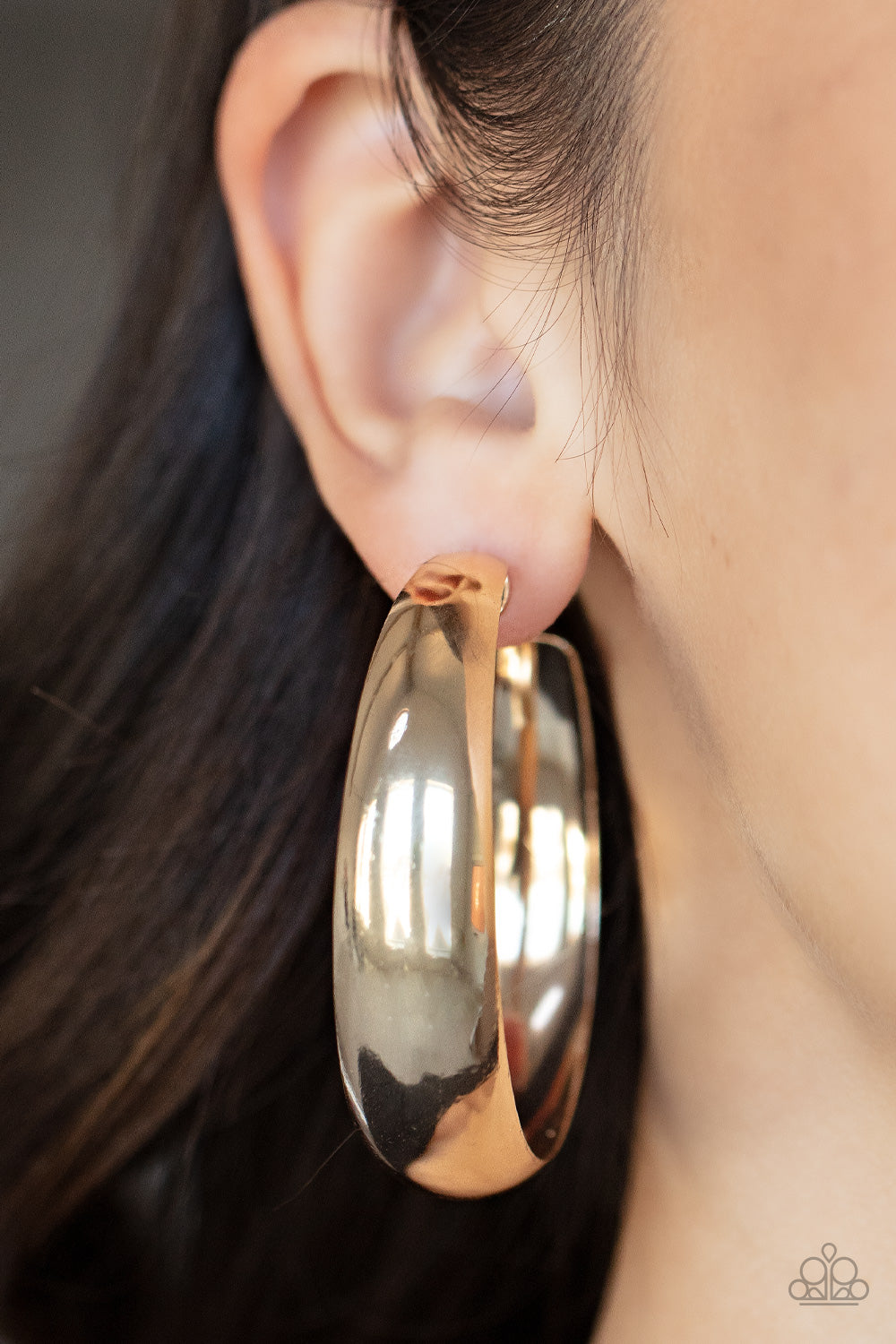 Paparazzi ♥ Flat Out Flawless - Gold ♥  Earrings