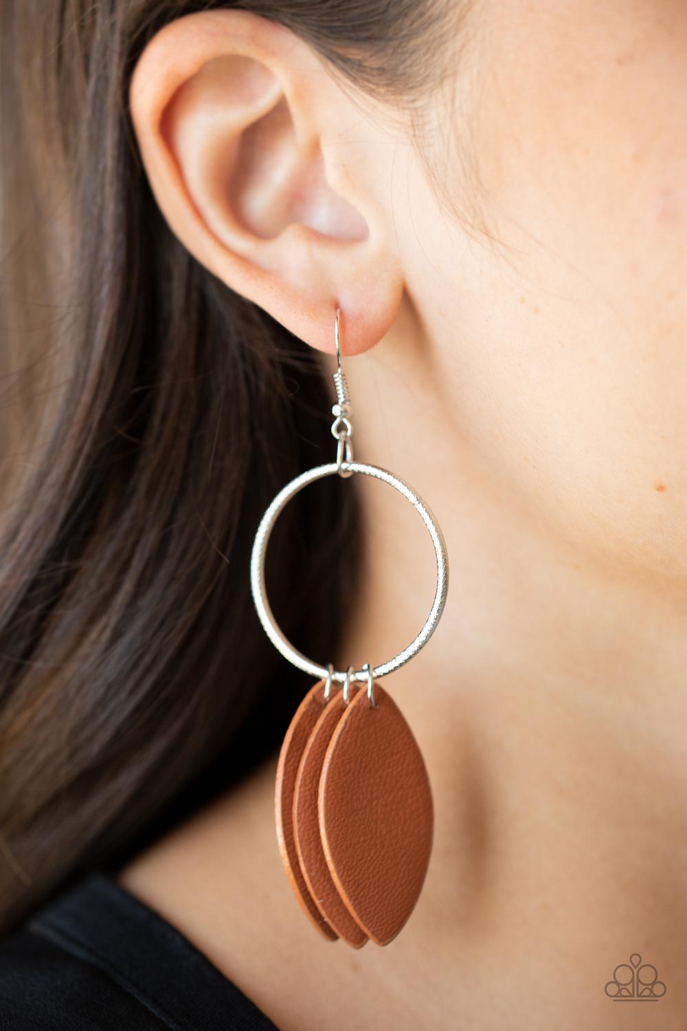 Paparazzi ♥ Leafy Laguna - Brown ♥  Earrings