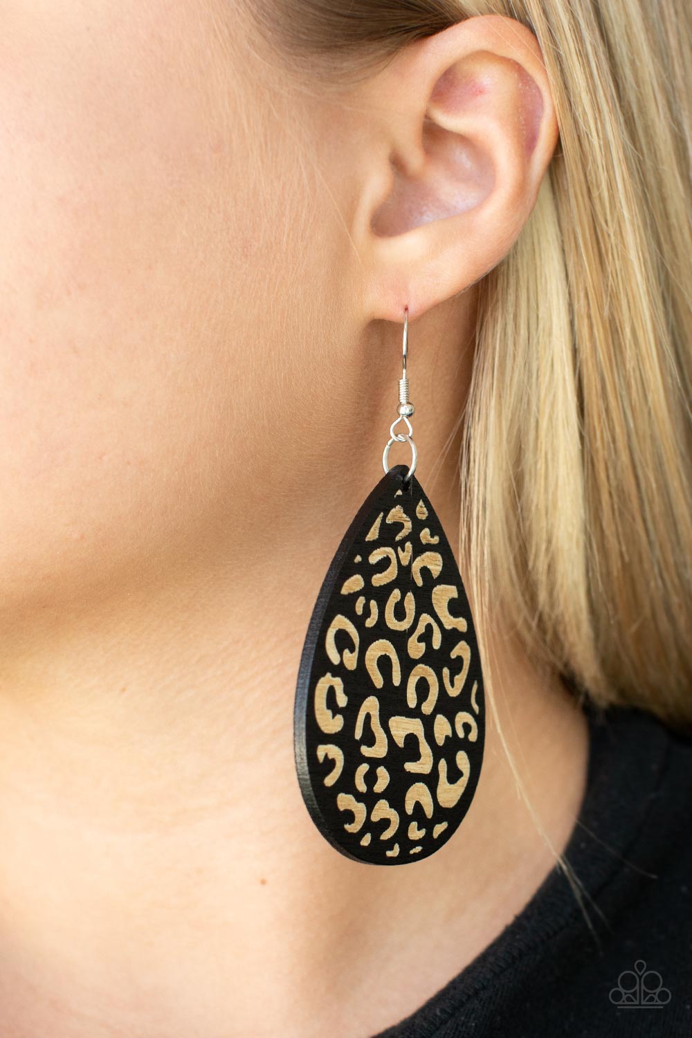 Paparazzi ♥ Suburban Jungle - Black ♥  Earrings