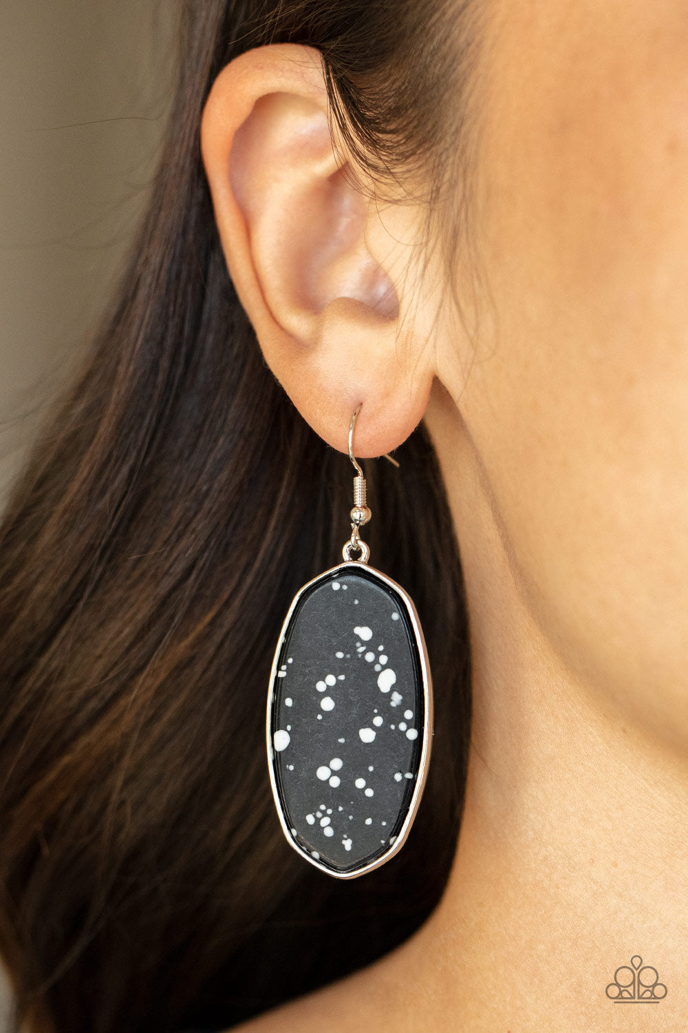 Paparazzi ♥ Stone Sculptures - Black ♥  Earrings