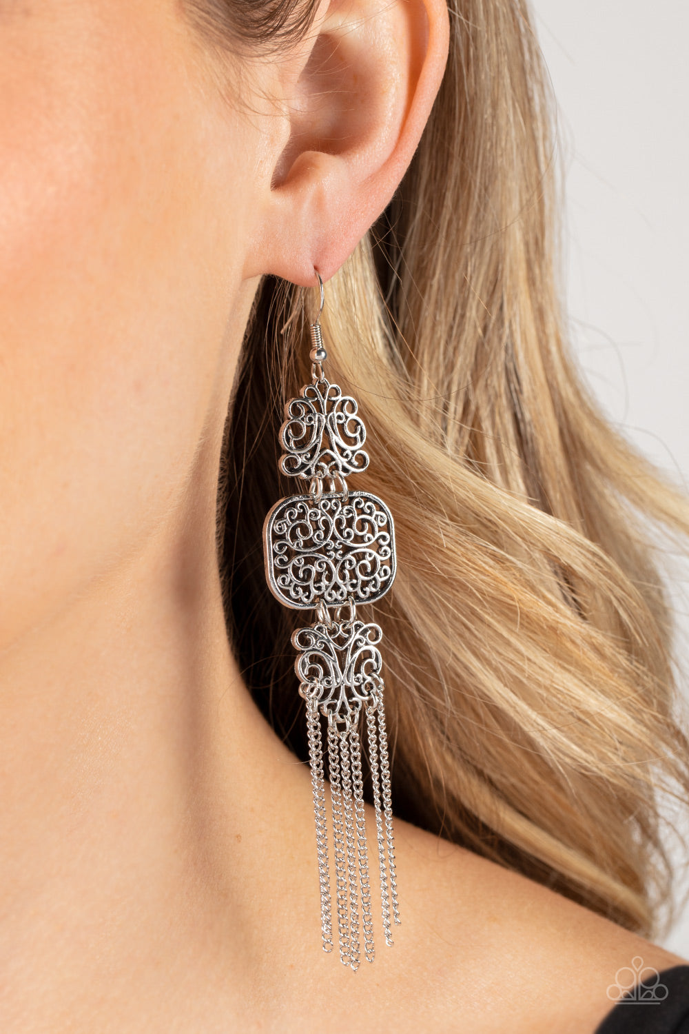 Paparazzi ♥ Eastern Elegance - Silver ♥ Earrings