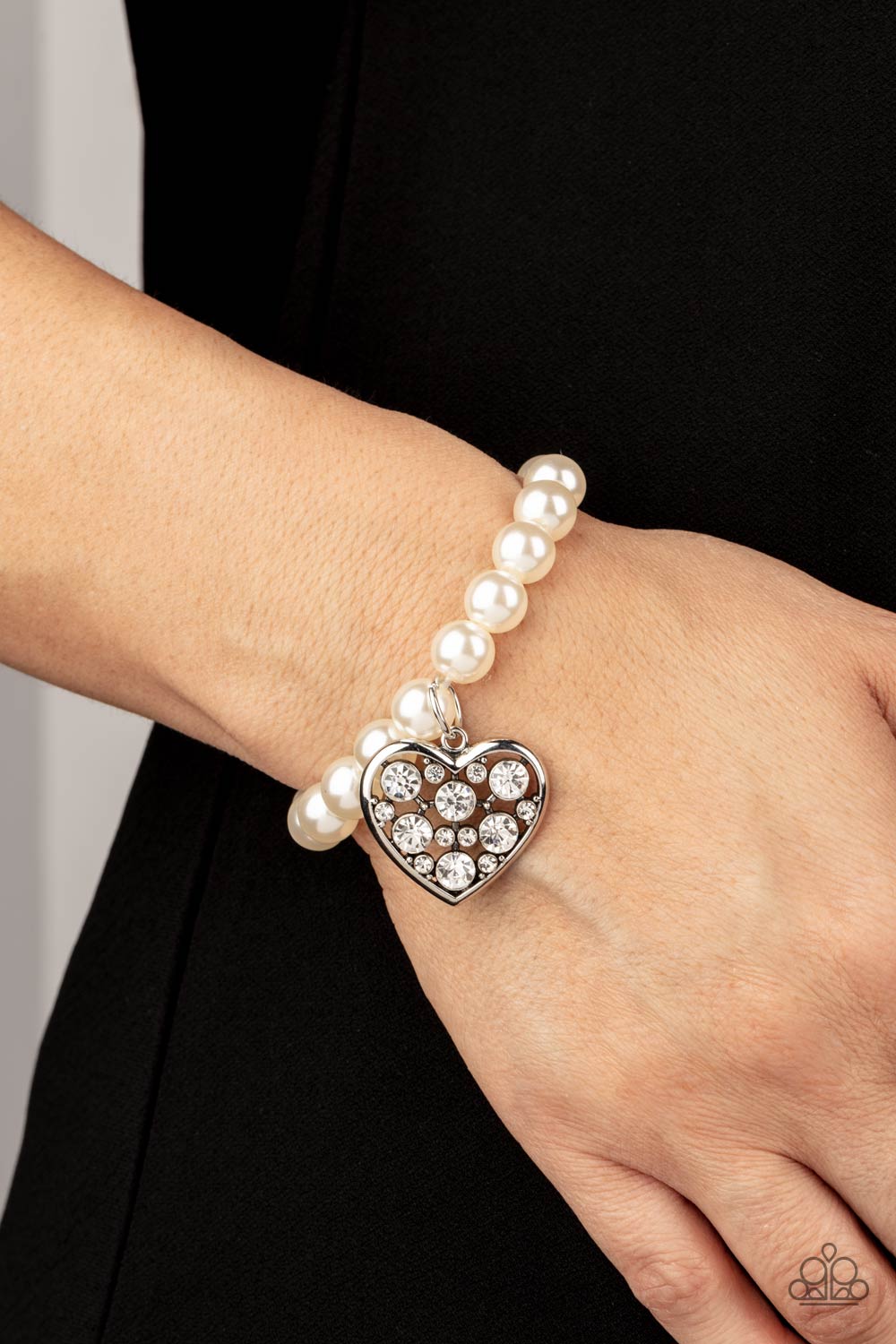 Easy on the ice white bracelet paparazzi online