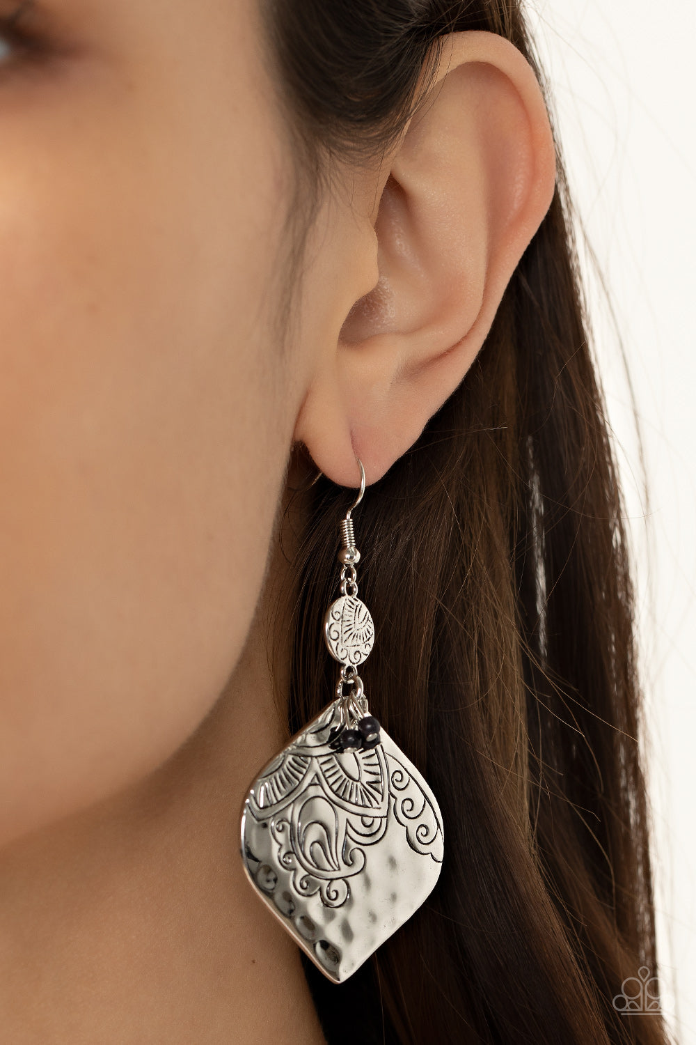 Paparazzi ♥ Tropical Terrace - Black ♥  Earrings