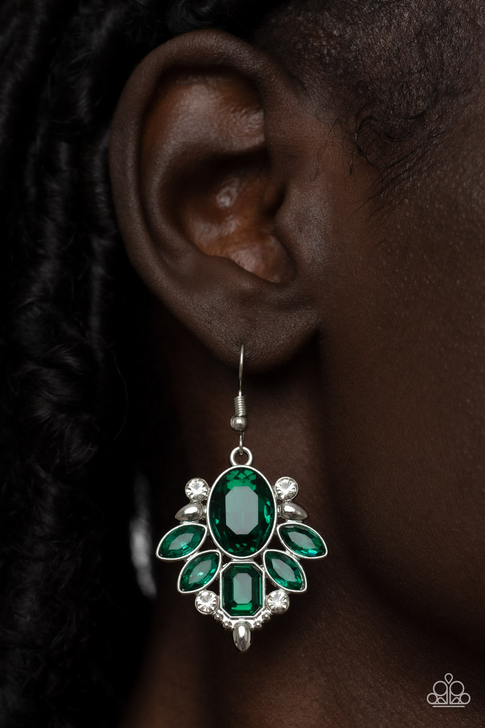 Paparazzi ♥ Glitzy Go-Getter - Green ♥  Earrings