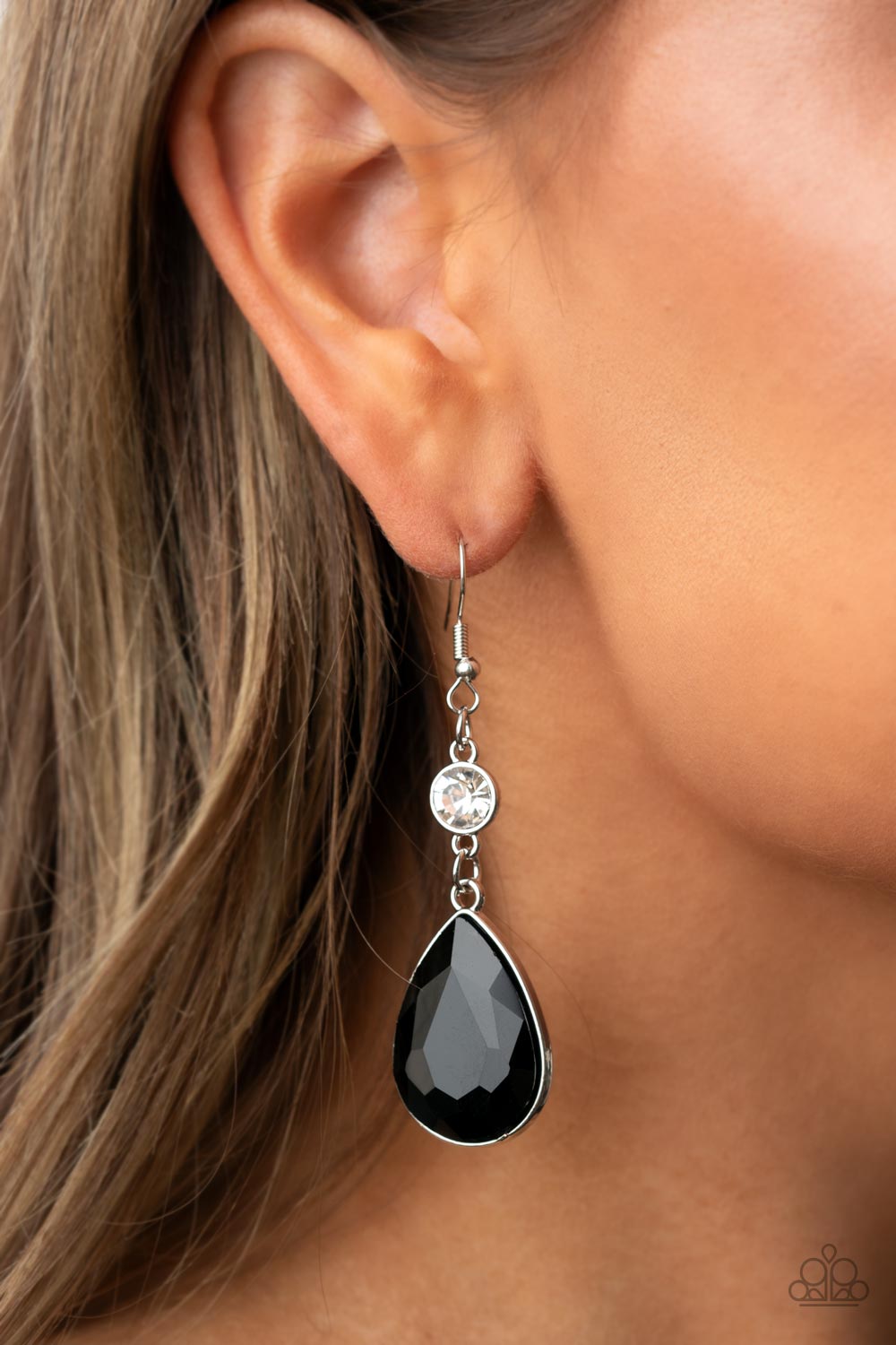 Paparazzi ♥ Smile for the Camera - Black ♥  Earrings