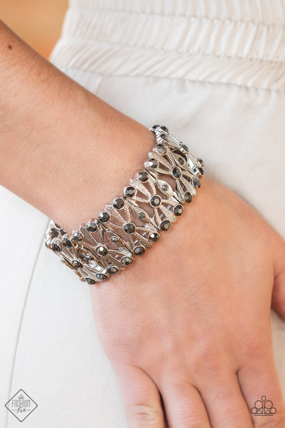 Paparazzi ♥ Thematic Twinkle - Silver ♥ Bracelet