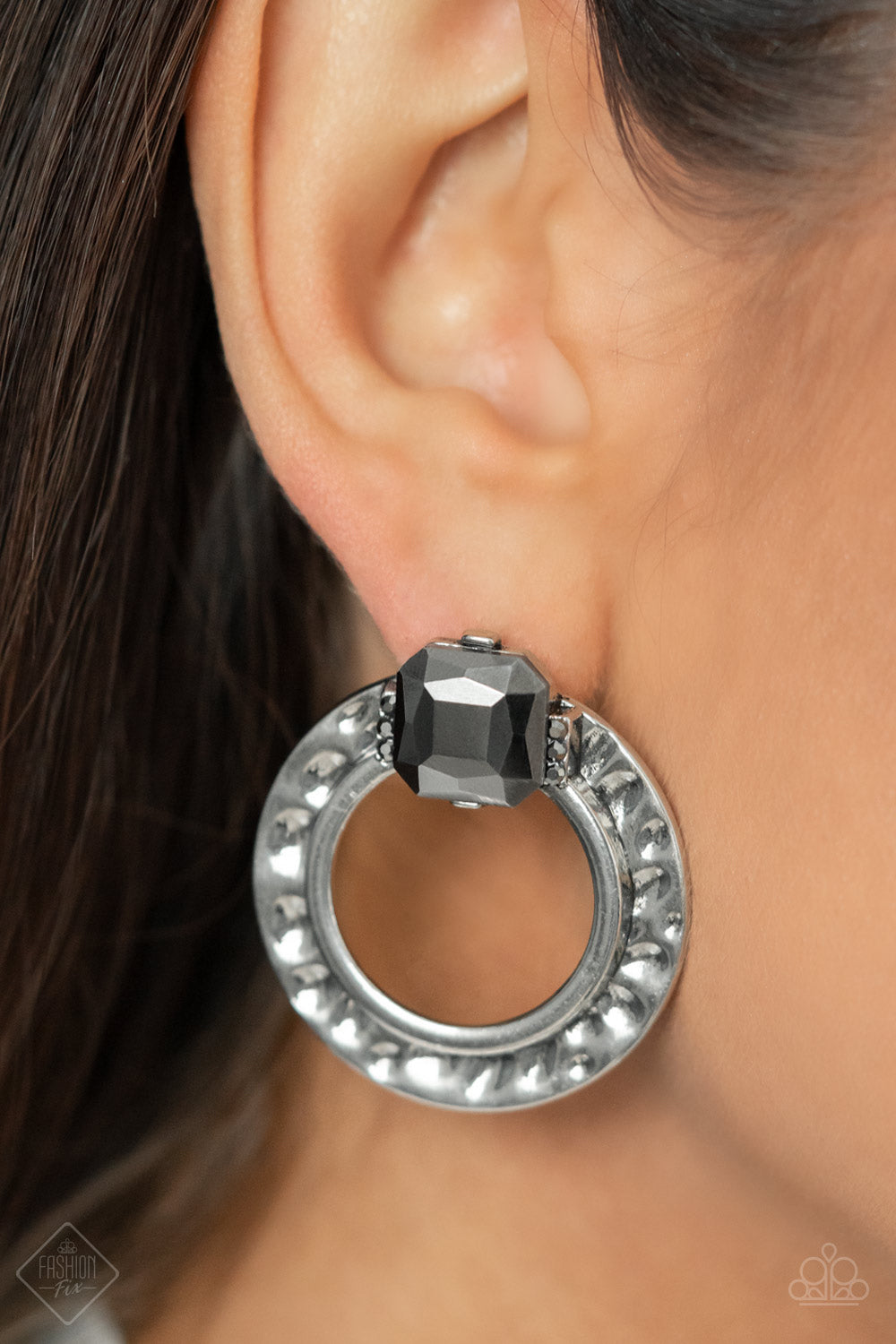 Paparazzi ♥ Smoldering Scintillation - Silver ♥  Post Earrings