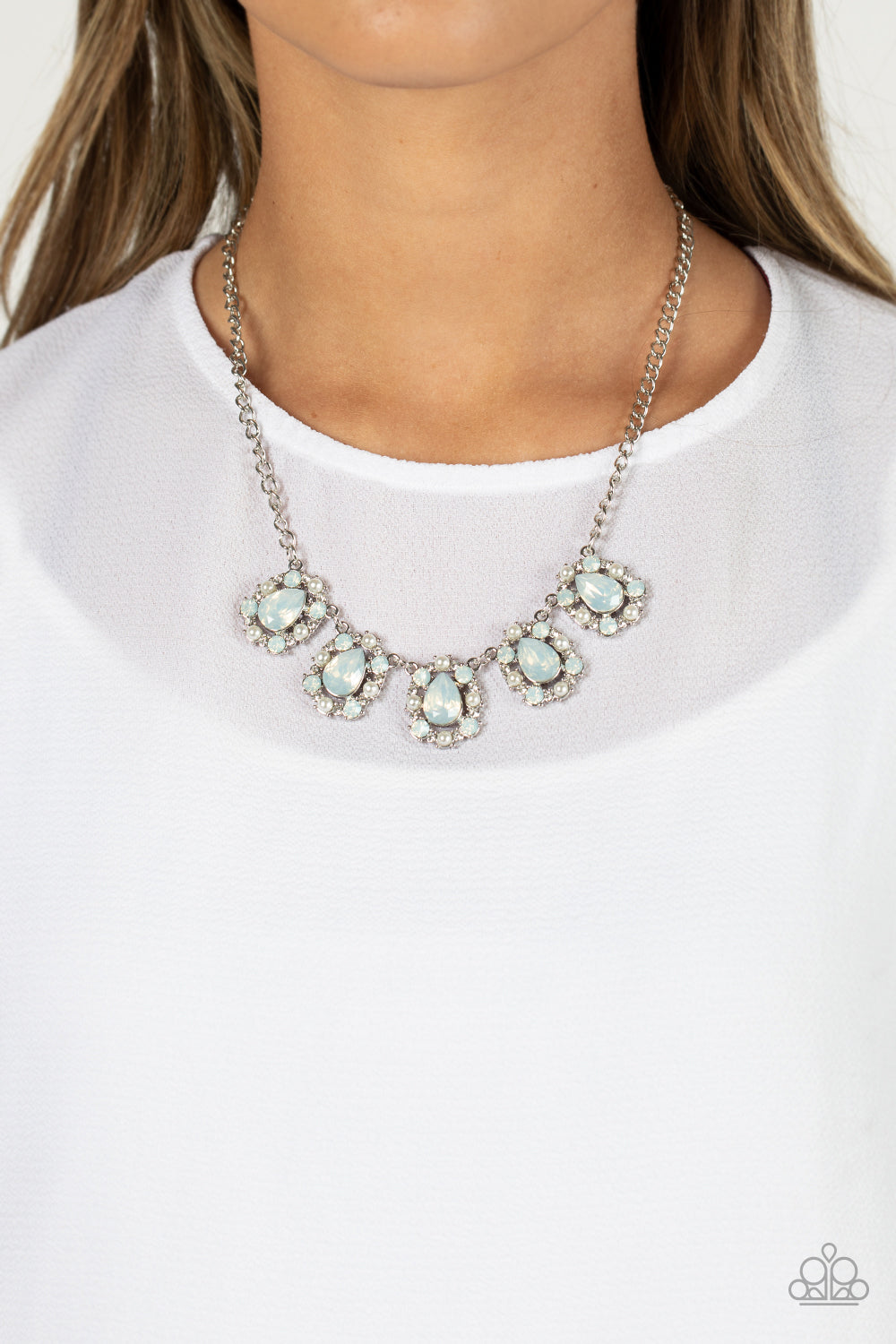 Paparazzi ♥ Pearly Pond - White ♥ Necklace