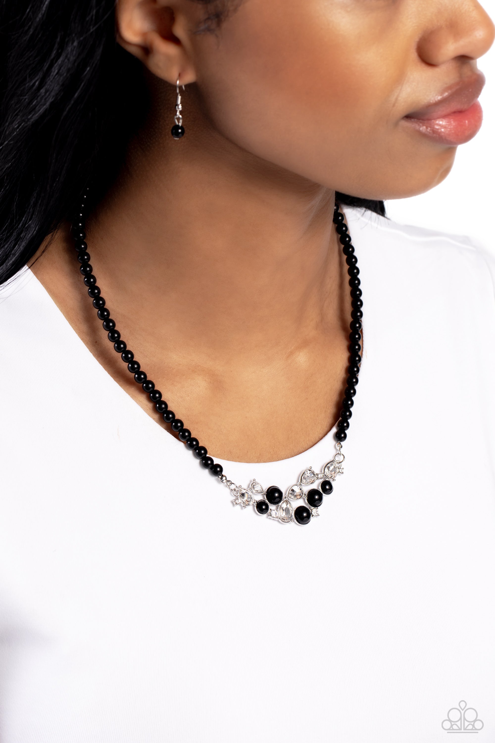 Paparazzi ♥ Pampered Pearls - Black ♥ Necklace